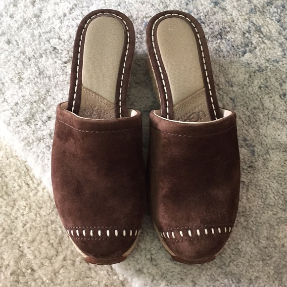 Suede UGG wedge clogs - Picture 2 of 6
